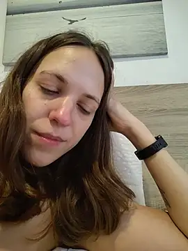 Snapshot of lauflor chatting on 05/11/26, 03:18 lauflor online show from 05/11/26, 03:18