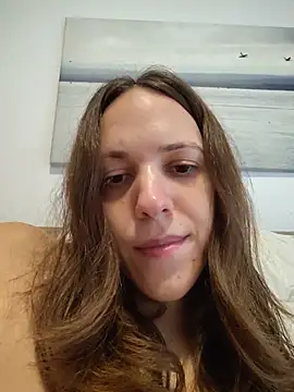 Snapshot of lauflor chatting on 06/06/26, 02:22 lauflor online show from 06/06/26, 02:22