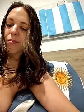 Snapshot of lauflor chatting on 06/30/26, 10:27 lauflor online show from 06/30/26, 10:27