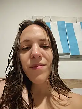 Snapshot of lauflor chatting on 07/08/26, 10:53 lauflor online show from 07/08/26, 10:53
