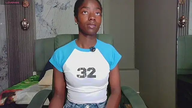 katia green1 online show from 11/17/25, 11:49