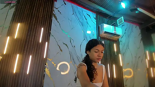 VictoriaDuart online show from 02/26/26, 08:30