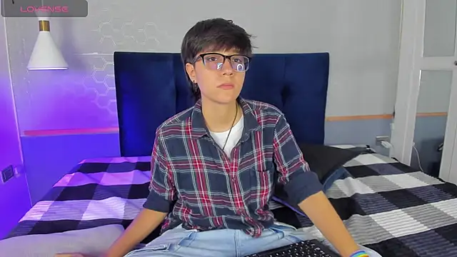 Tsuki Maru online show from 09/19/25, 07:47