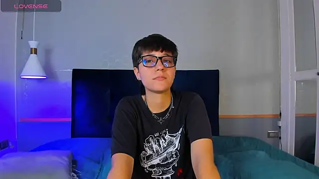 Tsuki Maru online show from 11/26/25, 08:10