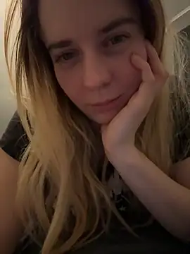 ellieen online show from 11/21/25, 11:03