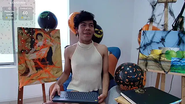 Snapshot of E_R_O_S_ chatting on 10/24/25, 07:43 E R O S online show from 10/24/25, 07:43