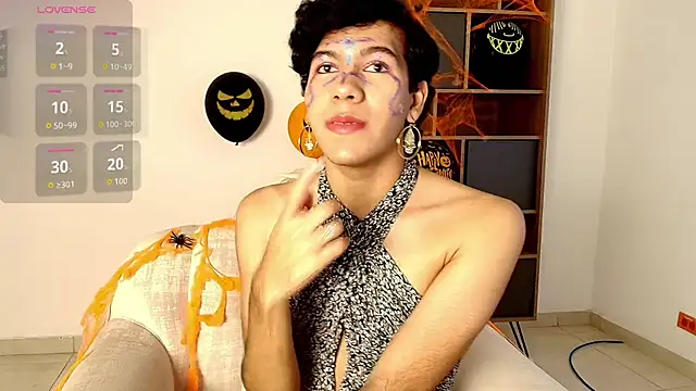 Snapshot of E_R_O_S_ chatting on 10/31/25, 09:27 E R O S online show from 10/31/25, 09:27