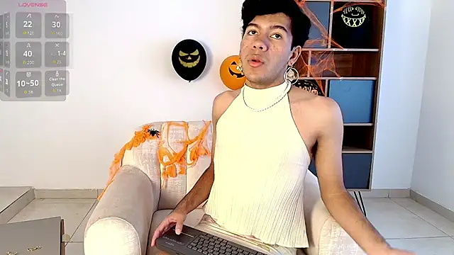 Snapshot of E_R_O_S_ chatting on 11/02/25, 07:49 E R O S online show from 11/02/25, 07:49