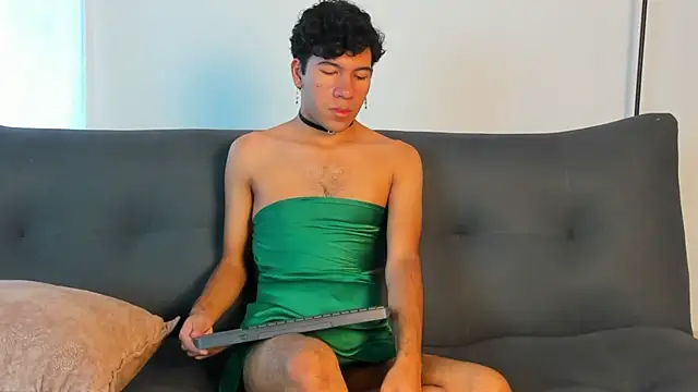 Snapshot of E_R_O_S_ chatting on 12/02/25, 12:43 E R O S online show from 12/02/25, 12:43