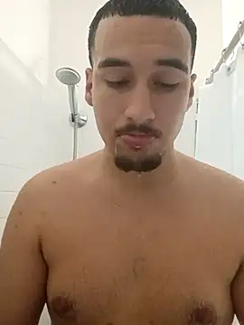 Snapshot of Jadriel23 chatting on 09/11/25, 05:02 Jadriel23 online show from 09/11/25, 05:02