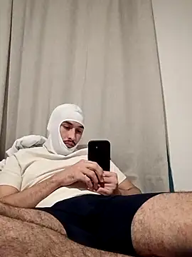 Snapshot of Jadriel23 chatting on 09/30/25, 05:01 Jadriel23 online show from 09/30/25, 05:01