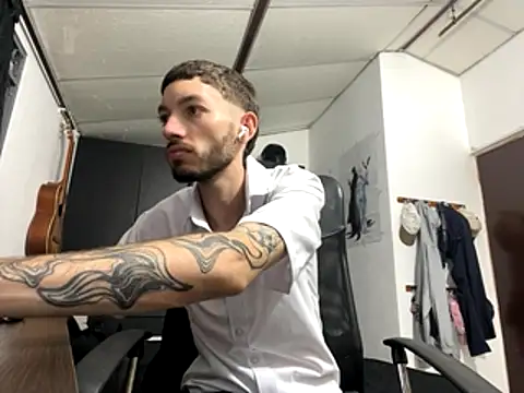 Snapshot of sarabiaarevalo chatting on 10/18/25, 04:26 sarabiaarevalo online show from 10/18/25, 04:26