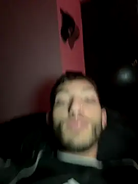 Snapshot of sarabiaarevalo chatting on 12/14/25, 01:44 sarabiaarevalo online show from 12/14/25, 01:44