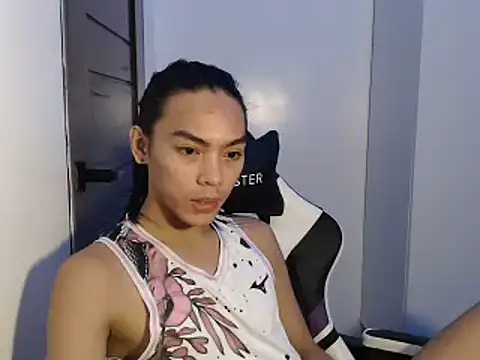 Snapshot of Bad_angelxx chatting on 09/17/25, 06:42 Bad angelxx online show from 09/17/25, 06:42