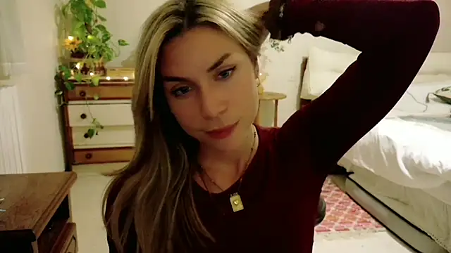 Snapshot of wonderalice31 chatting on 10/23/25, 07:12 wonderalice31 online show from 10/23/25, 07:12