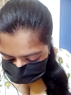 Snapshot of Reshma-Rani chatting on 10/12/25, 07:35 Reshma-Rani online show from 10/12/25, 07:35