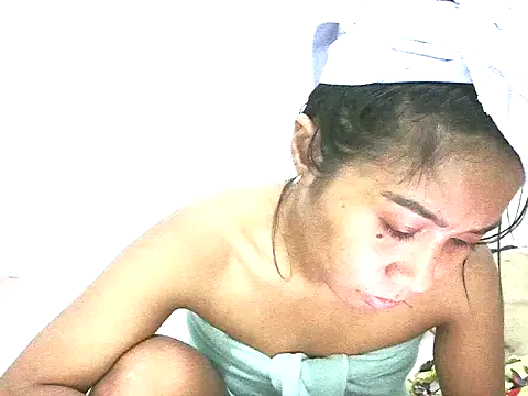 Snapshot of cutielhon chatting on 10/13/25, 05:51 cutielhon online show from 10/13/25, 05:51