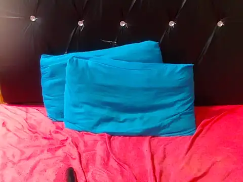 BeverlyQueen14 online show from 10/04/25, 06:11