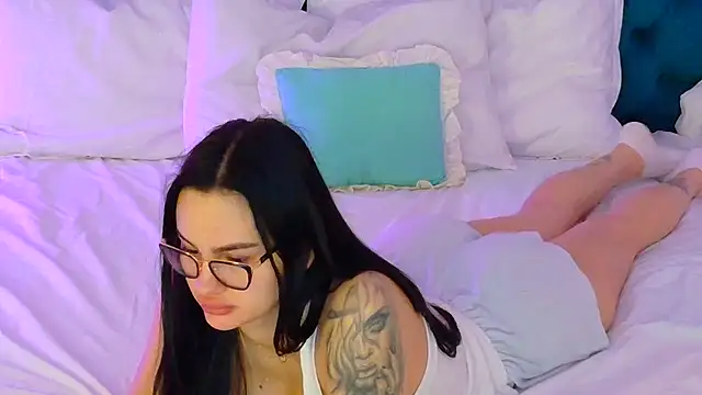 Snapshot of LexieRosse chatting on 02/16/26, 07:04 LexieRosse online show from 02/16/26, 07:04