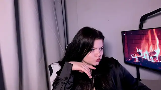 Snapshot of GoddessDarina chatting on 10/30/25, 03:57 GoddessDarina online show from 10/30/25, 03:57