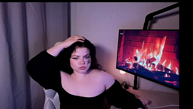 Snapshot of GoddessDarina chatting on 11/01/25, 10:01 GoddessDarina online show from 11/01/25, 10:01