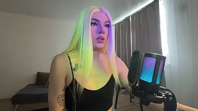 Snapshot of YourTrixie chatting on 03/21/26, 06:29 YourTrixie online show from 03/21/26, 06:29