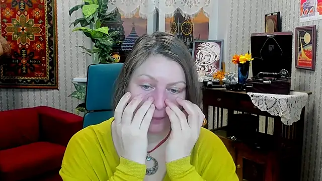 Snapshot of TiffanyBrauny chatting on 10/14/25, 01:56 TiffanyBrauny online show from 10/14/25, 01:56