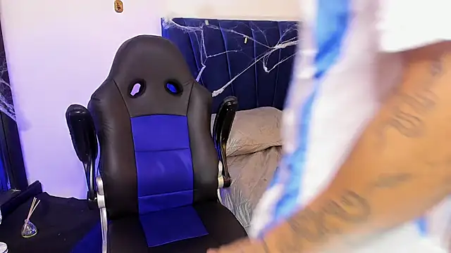 john mystic online show from 10/30/25, 04:36