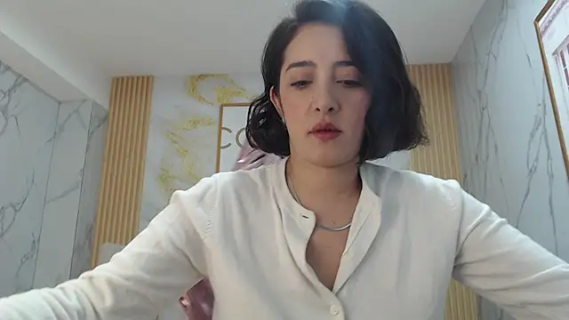 sara lopez s online show from 09/19/25, 01:12