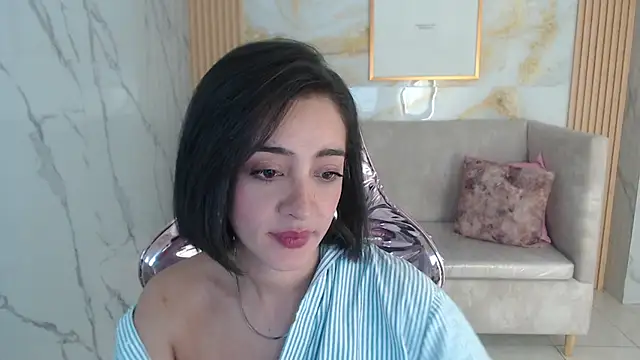 sara lopez s online show from 10/17/25, 01:46