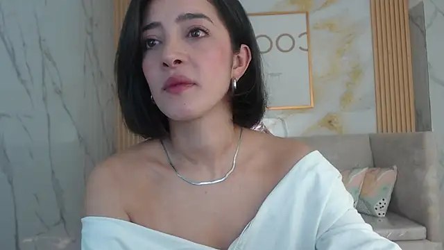 sara lopez s online show from 10/25/25, 01:40