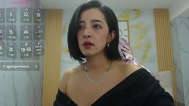 sara lopez s online show from 11/24/25, 01:22