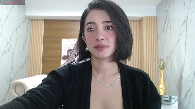 sara lopez s online show from 04/10/26, 01:49