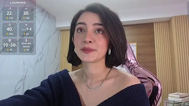 sara lopez s online show from 05/04/26, 02:02