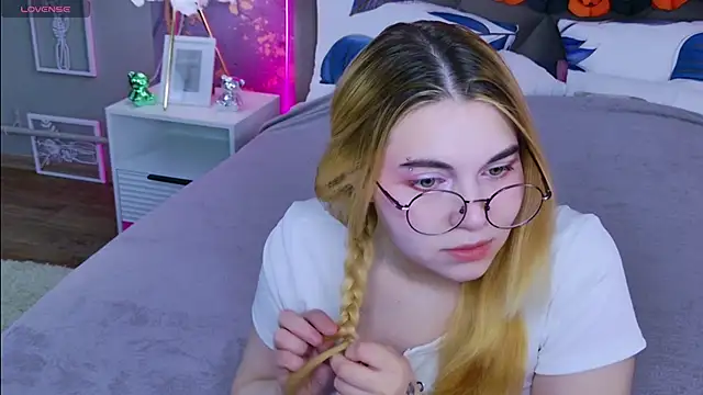 Evie Vall online show from 11/02/25, 03:14