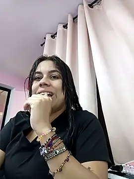 Snapshot of GabyMontenegro chatting on 10/22/25, 06:18 GabyMontenegro online show from 10/22/25, 06:18