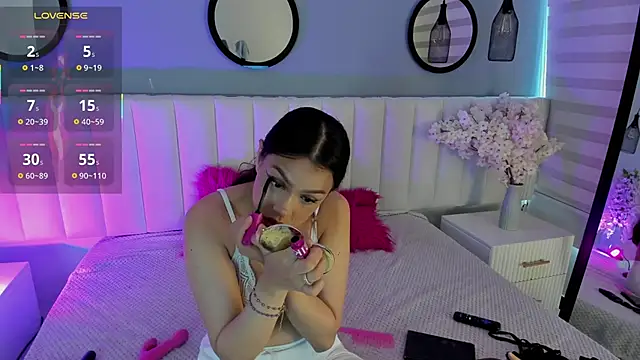 Snapshot of Mila_Hank_ chatting on 12/03/25, 12:25 Mila Hank online show from 12/03/25, 12:25