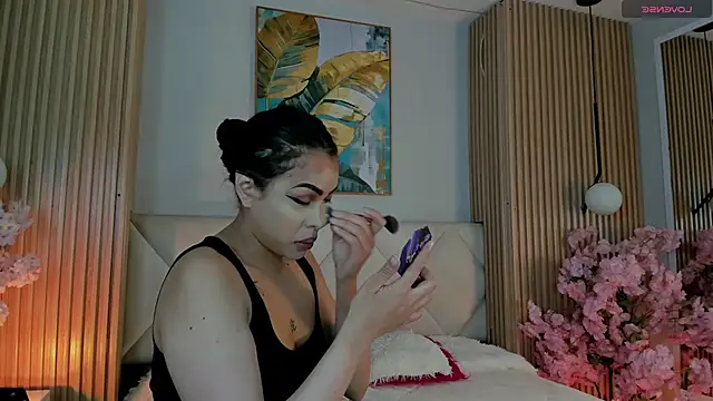 Mila Hank  online show from 04/29/26, 12:09