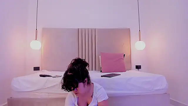 PamelaBonnet mml online show from 11/22/25, 04:17