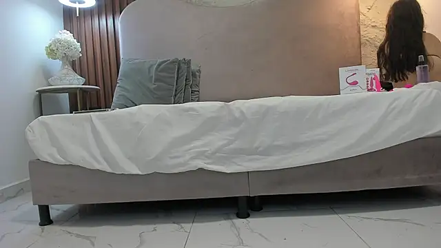 PamelaBonnet mml online show from 12/05/25, 08:16