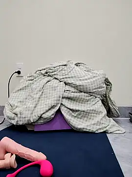 Lyly suri07 online show from 12/19/25, 04:36