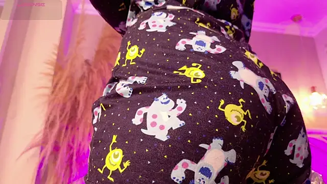 Annie  2 online show from 11/20/25, 03:07