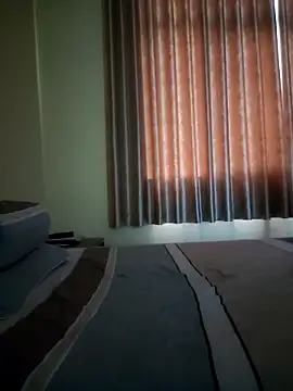 Snapshot of thienlong05 chatting on 11/02/25, 09:55 thienlong05 online show from 11/02/25, 09:55