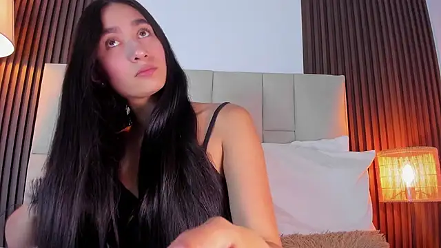 Snapshot of Nicolqueen_ chatting on 04/23/26, 11:20 Nicolqueen online show from 04/23/26, 11:20