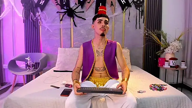 Snapshot of NikoStone_ chatting on 10/31/25, 04:24 NikoStone online show from 10/31/25, 04:24