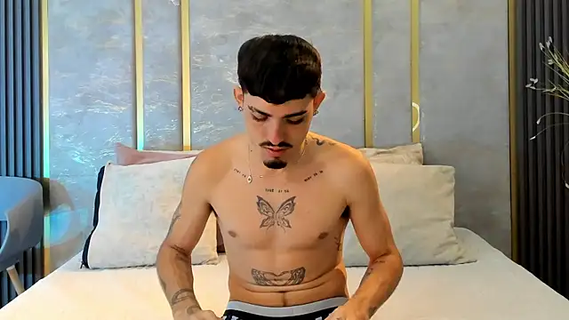 Snapshot of NikoStone_ chatting on 11/05/25, 04:23 NikoStone online show from 11/05/25, 04:23