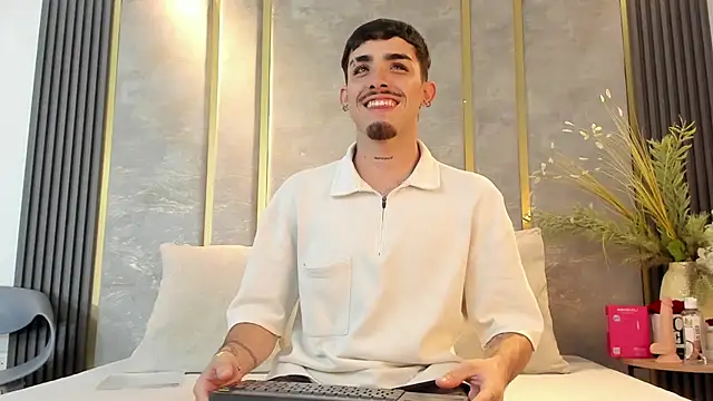 Snapshot of NikoStone_ chatting on 12/23/25, 01:14 NikoStone online show from 12/23/25, 01:14