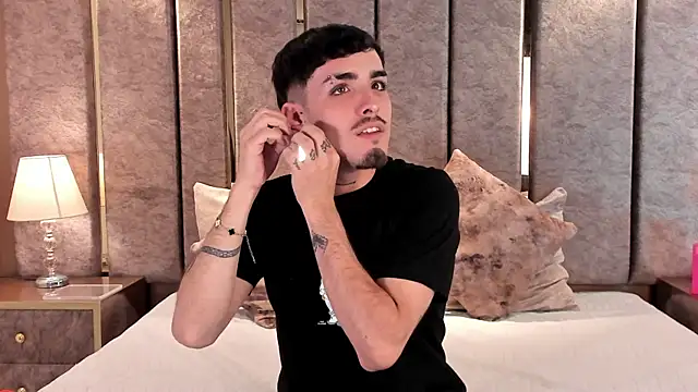 Snapshot of NikoStone_ chatting on 01/17/26, 05:23 NikoStone online show from 01/17/26, 05:23