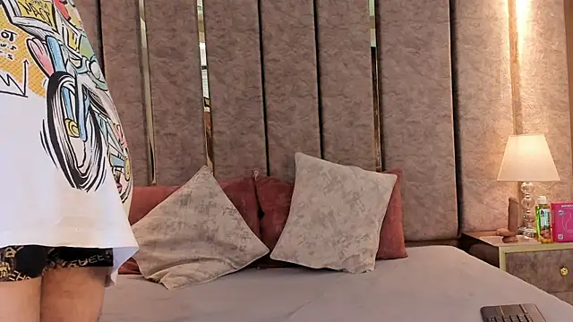 Snapshot of NikoStone_ chatting on 03/25/26, 05:02 NikoStone online show from 03/25/26, 05:02