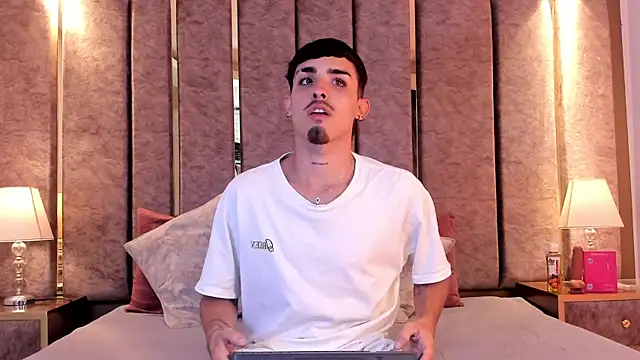 Snapshot of NikoStone_ chatting on 03/27/26, 04:29 NikoStone online show from 03/27/26, 04:29